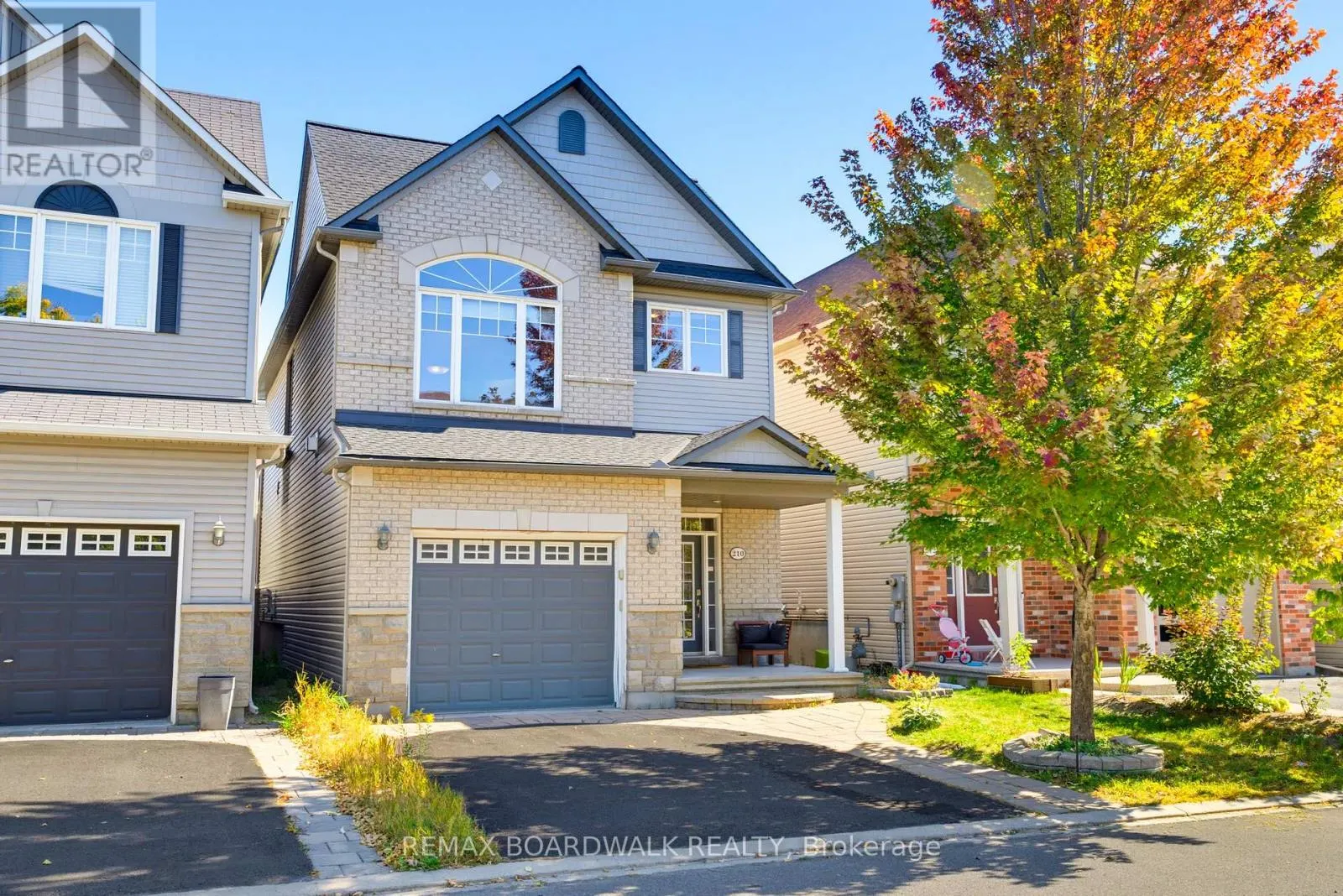 210 BROXBURN CRESCENT