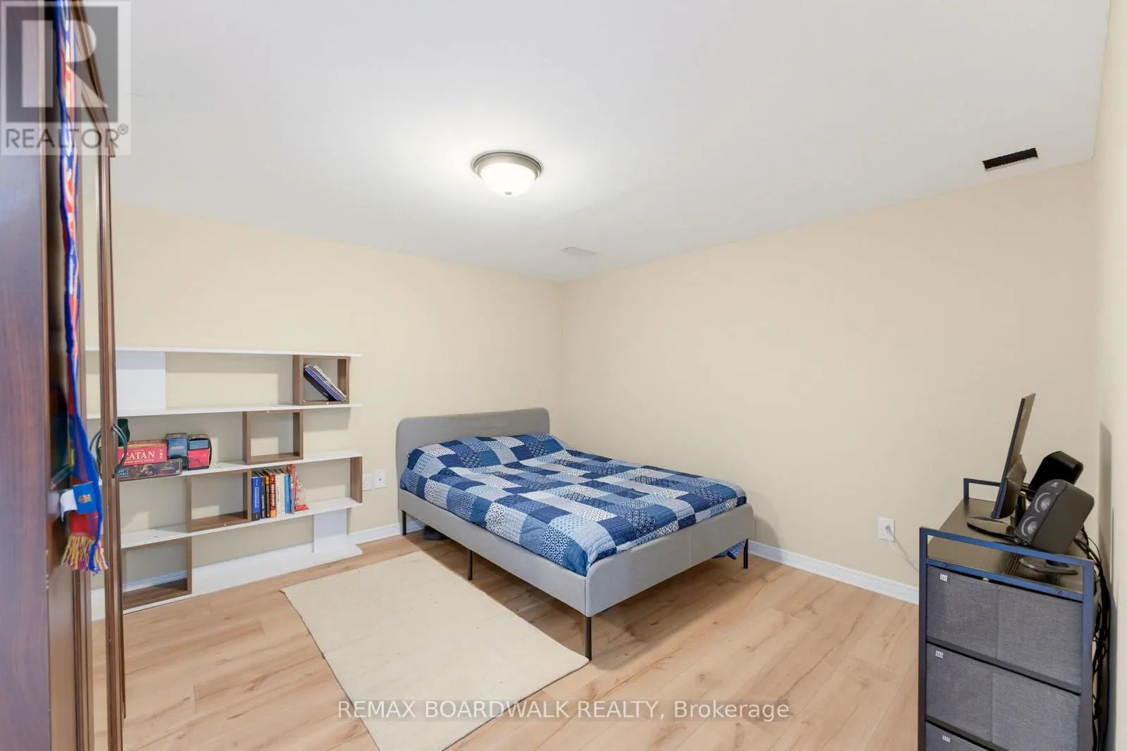 210 BROXBURN CRESCENT