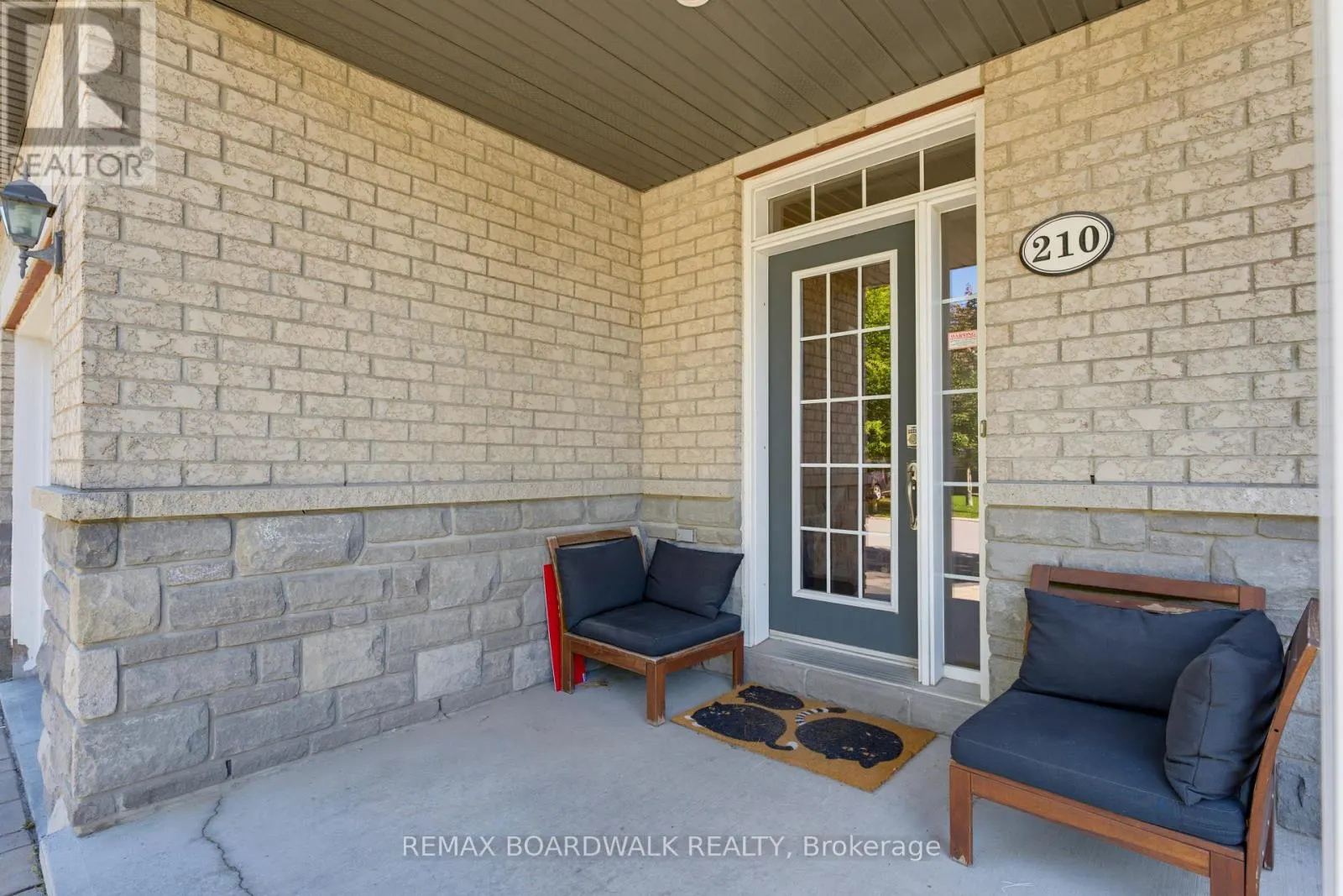 210 BROXBURN CRESCENT