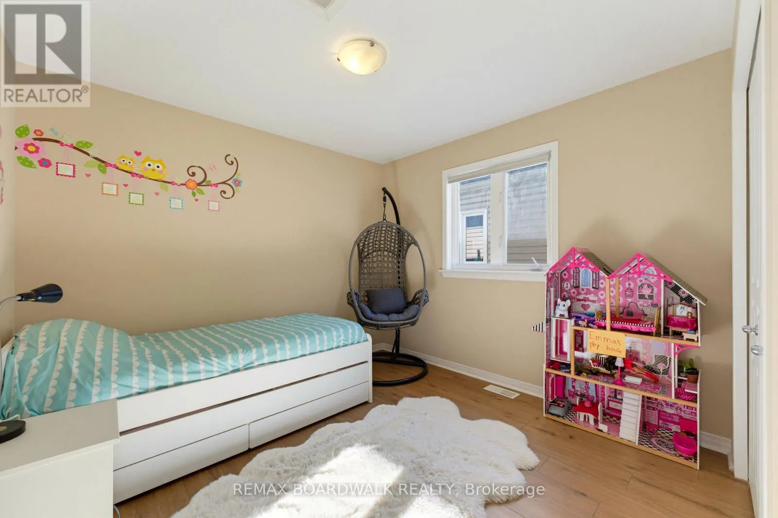 210 BROXBURN CRESCENT