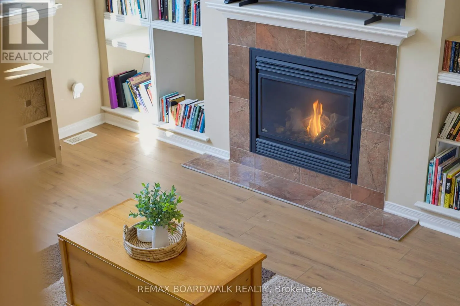 210 BROXBURN CRESCENT
