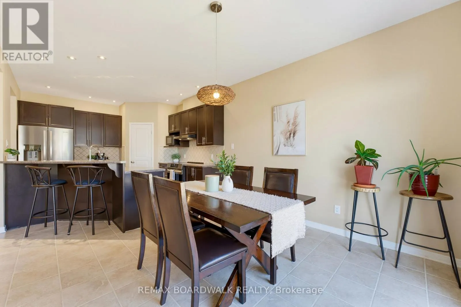 210 BROXBURN CRESCENT