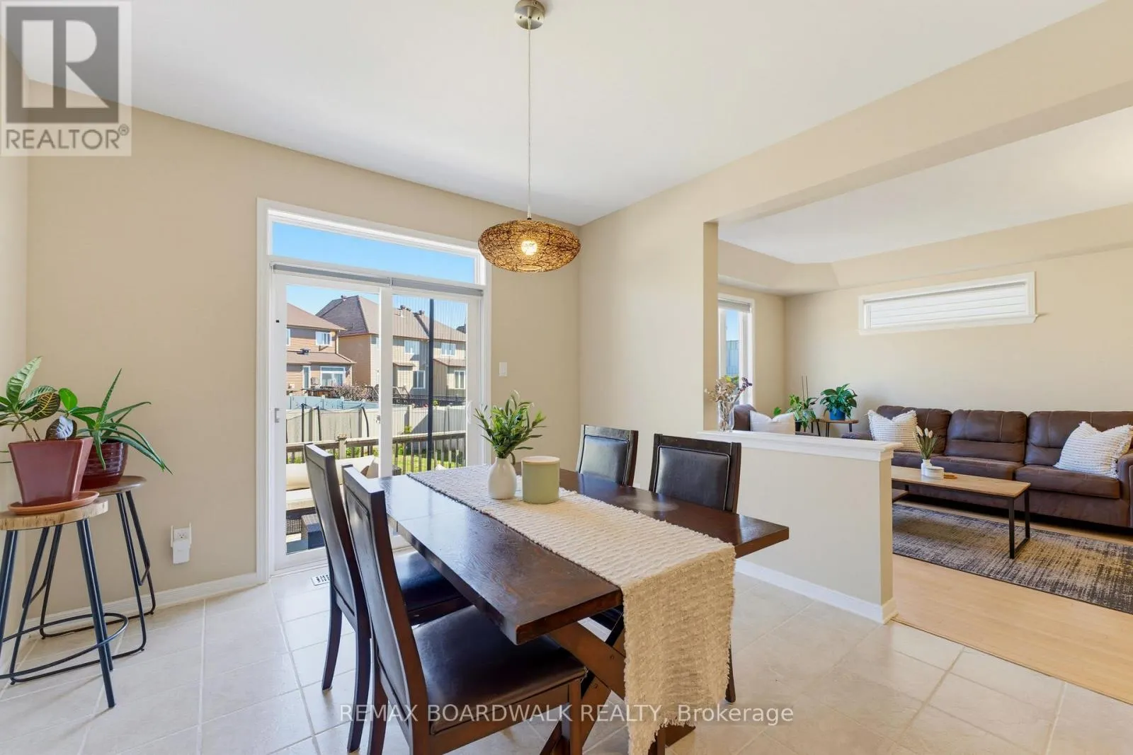 210 BROXBURN CRESCENT