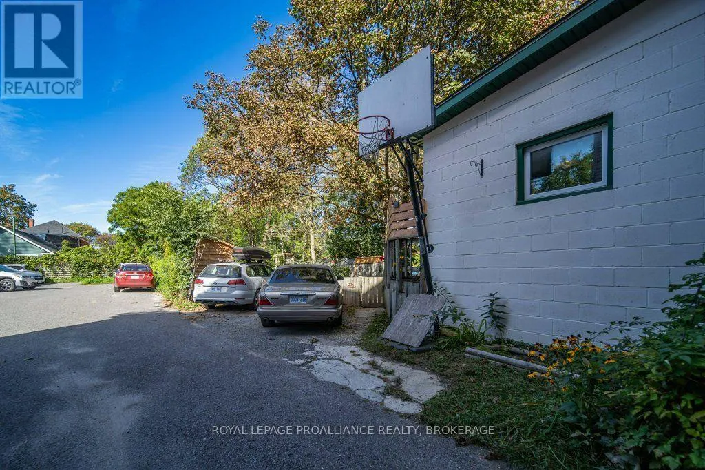 236 FRONTENAC STREET