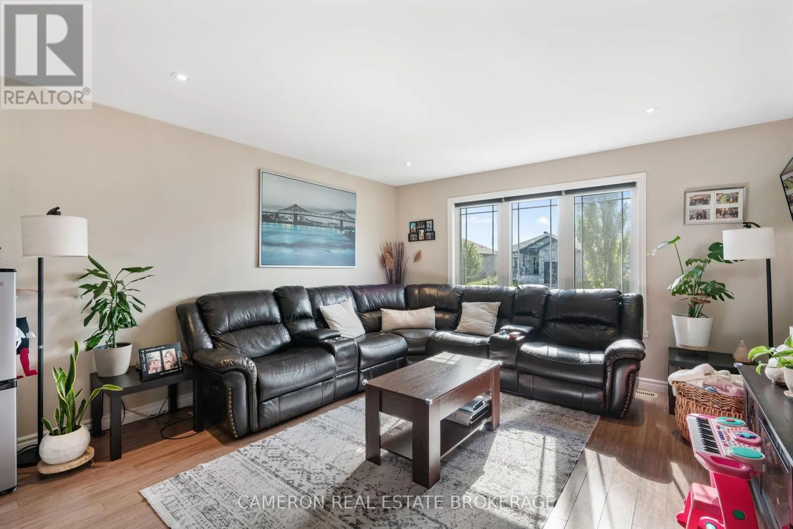 137 BELLWOOD DRIVE
