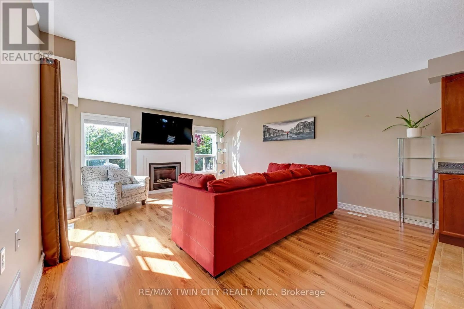 320 BRANDENBURG PLACE