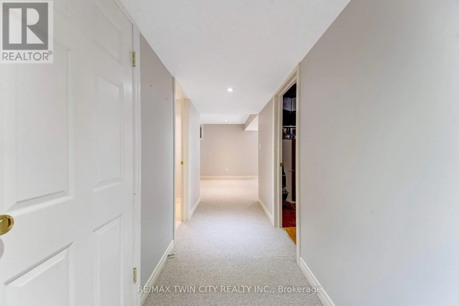320 BRANDENBURG PLACE