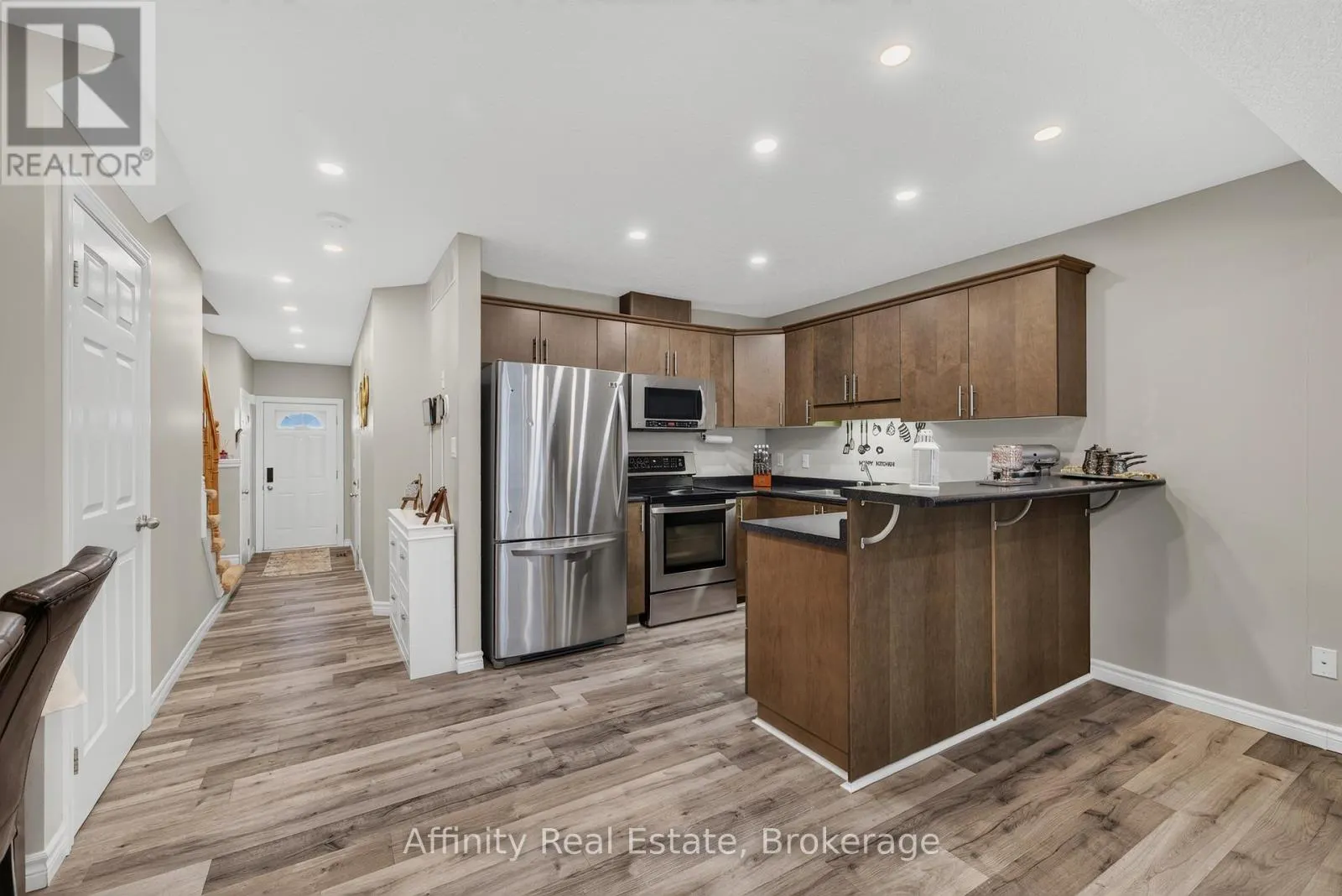 4 - 975 STRASBURG ROAD