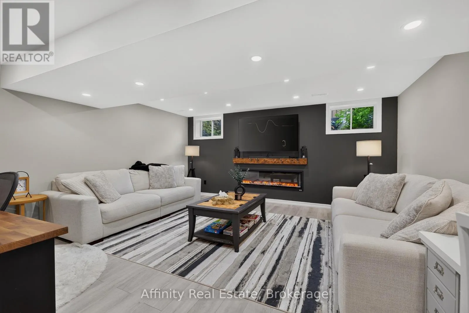 4 - 975 STRASBURG ROAD