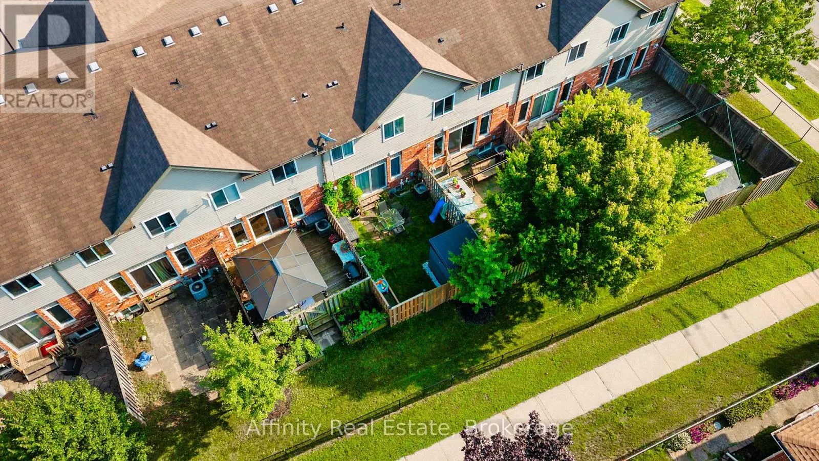 4 - 975 STRASBURG ROAD