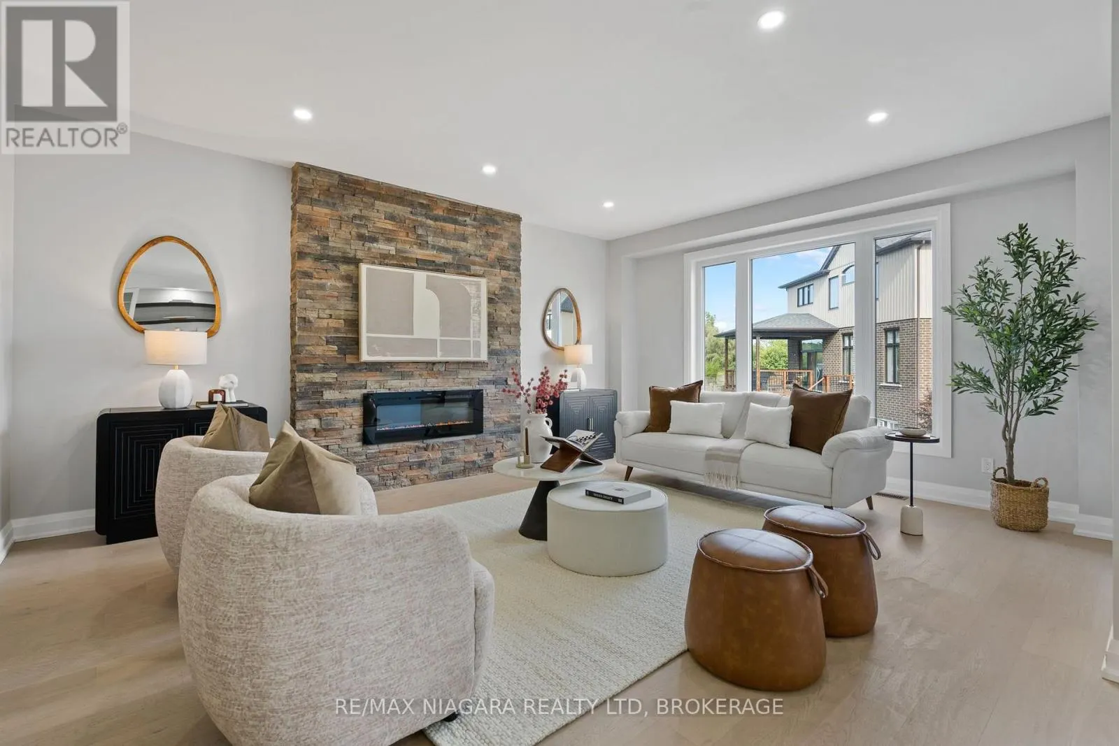 6136 CURLIN CRESCENT