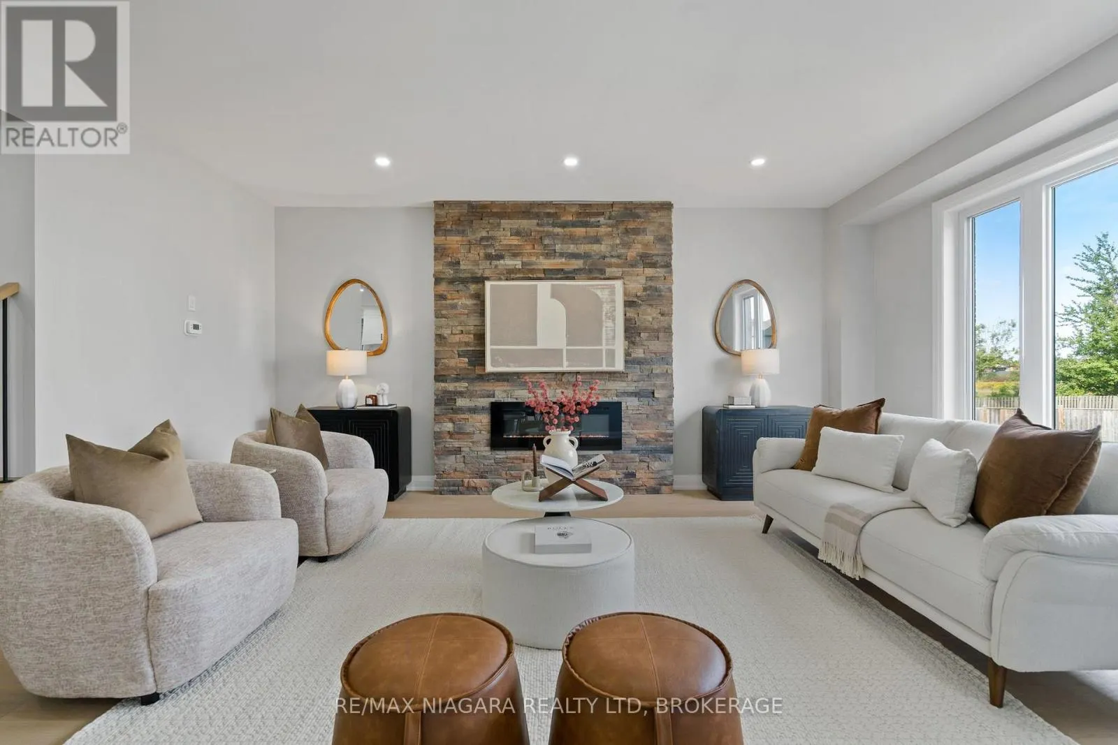 6136 CURLIN CRESCENT