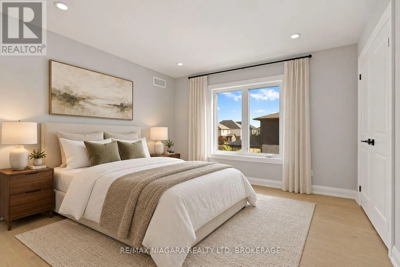 6136 CURLIN CRESCENT