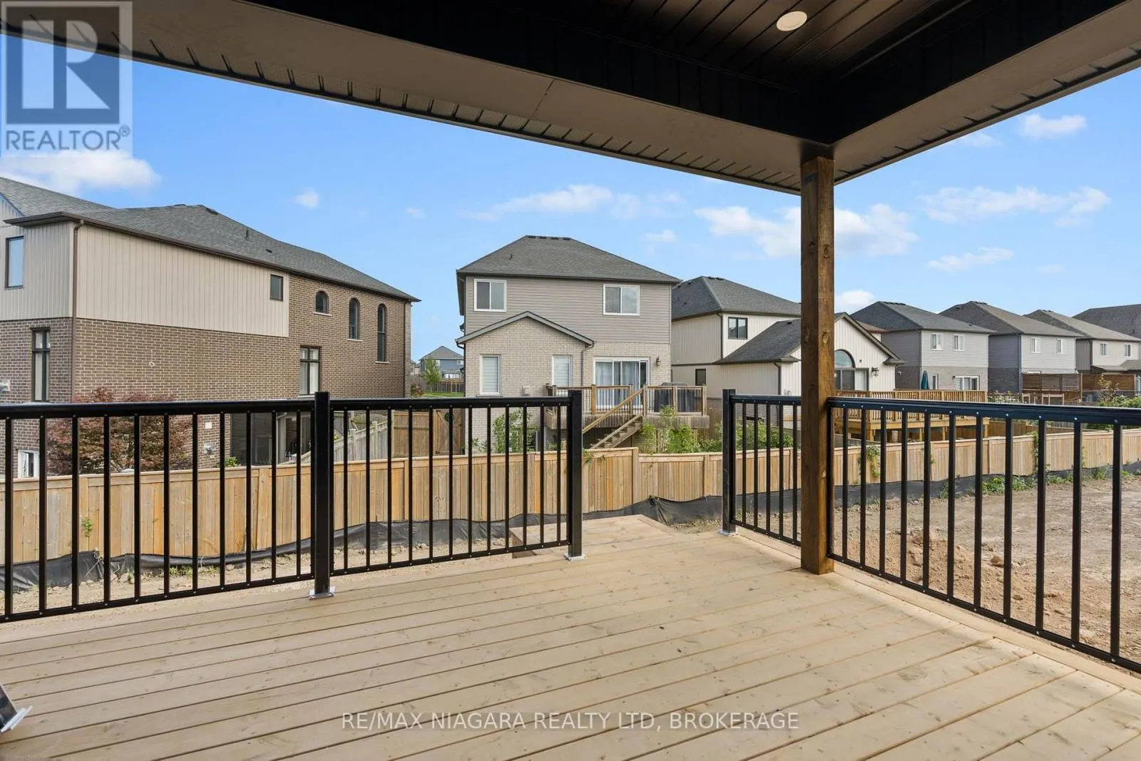 6136 CURLIN CRESCENT