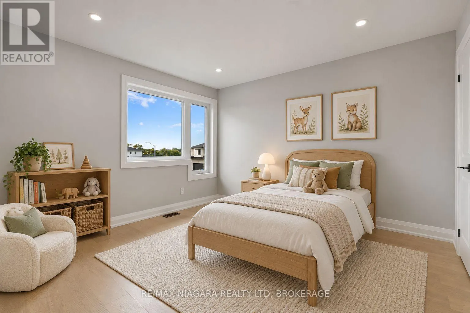 6136 CURLIN CRESCENT