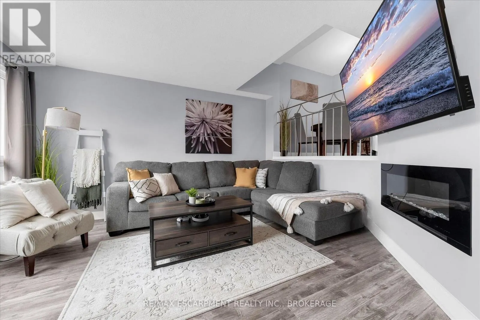 301 - 5 VIKING COURT #301