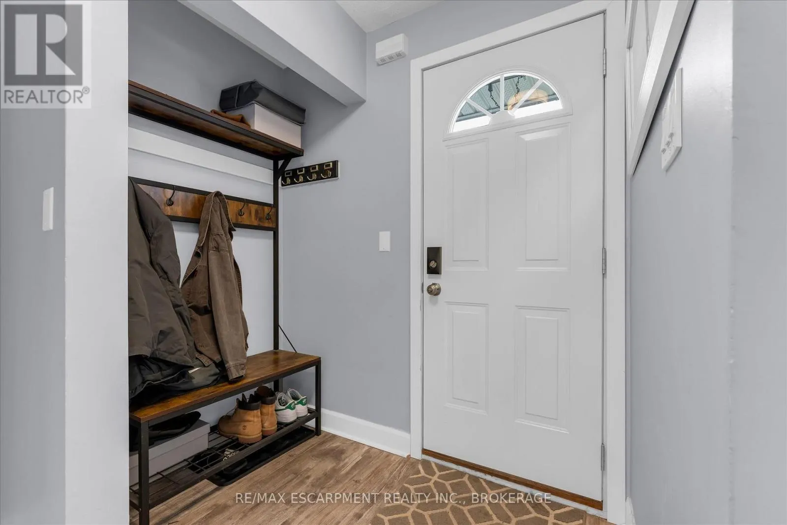 301 - 5 VIKING COURT #301