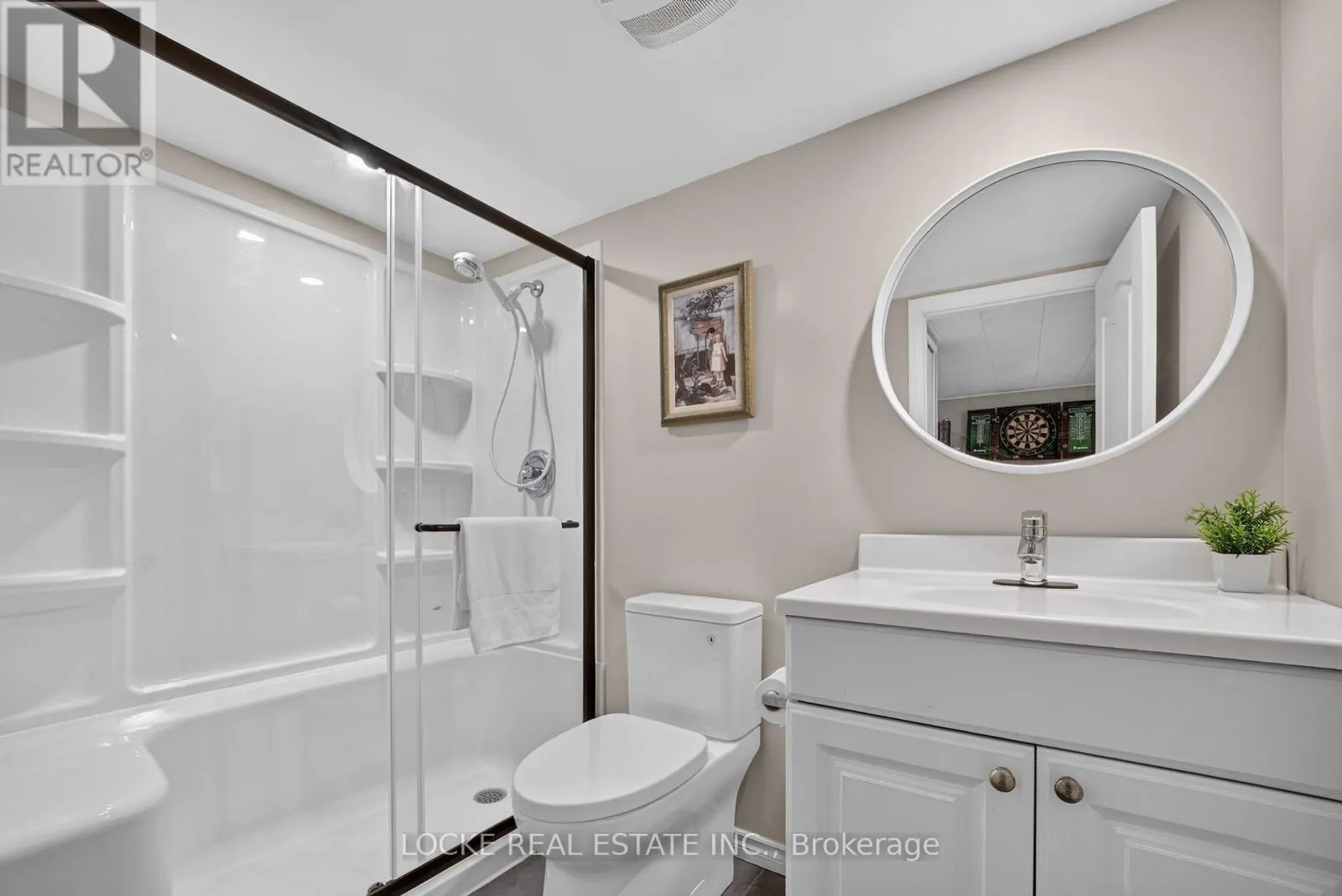 1501 QUEENSWOOD CRESCENT