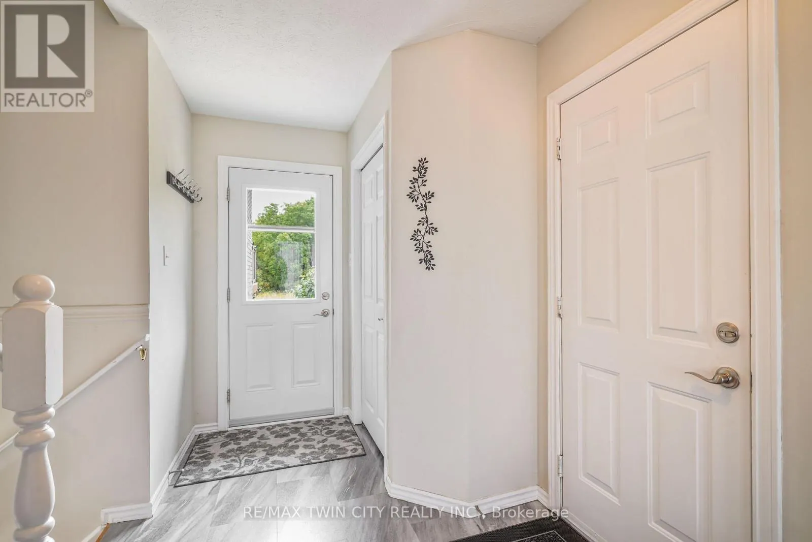 26 MACPHERSON DRIVE