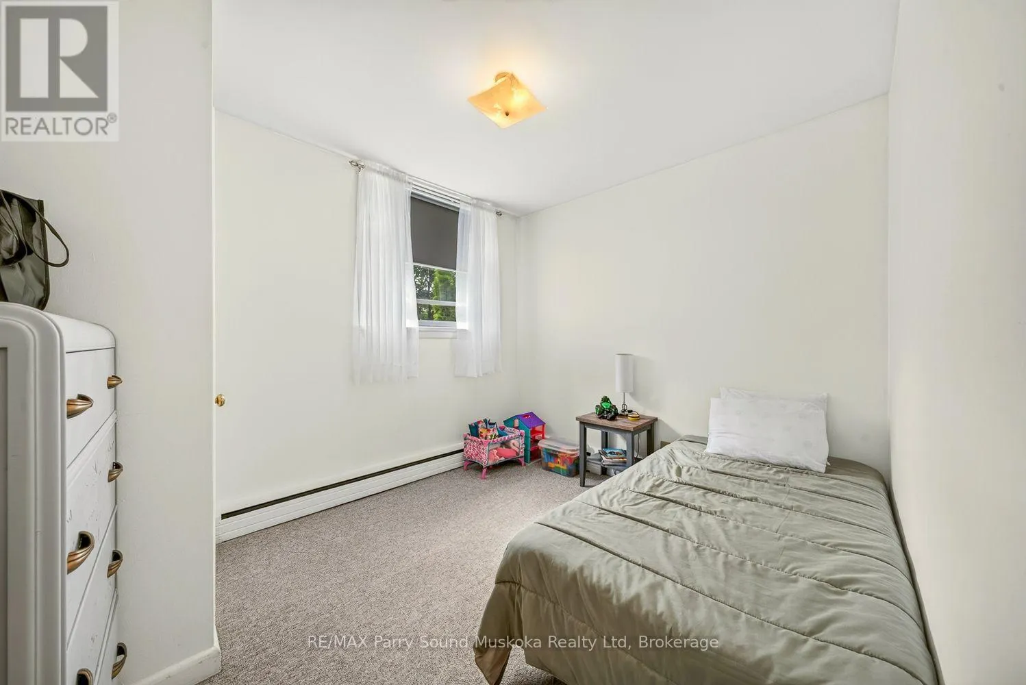 6 - 118 ISABELLA STREET #6
