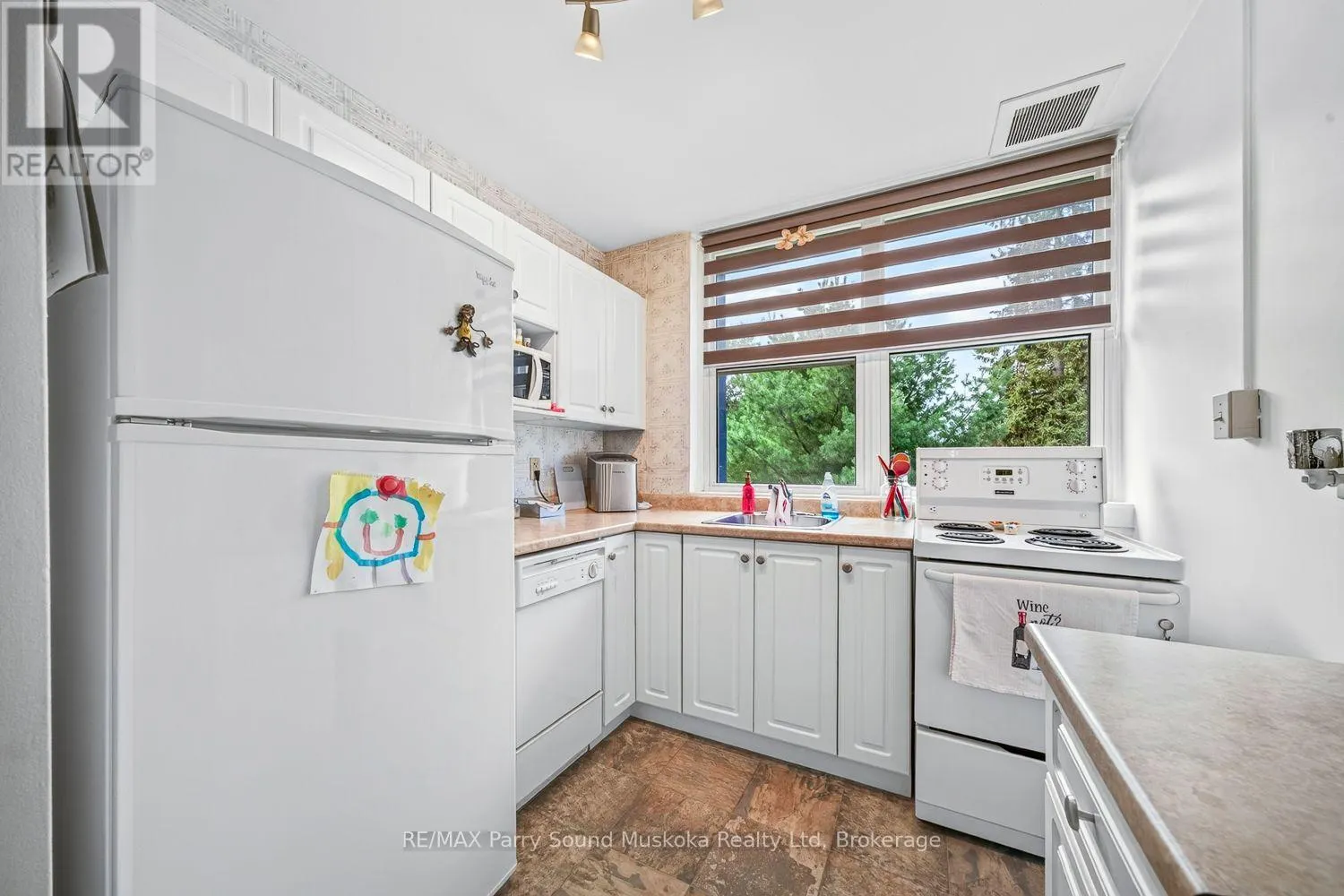 6 - 118 ISABELLA STREET #6