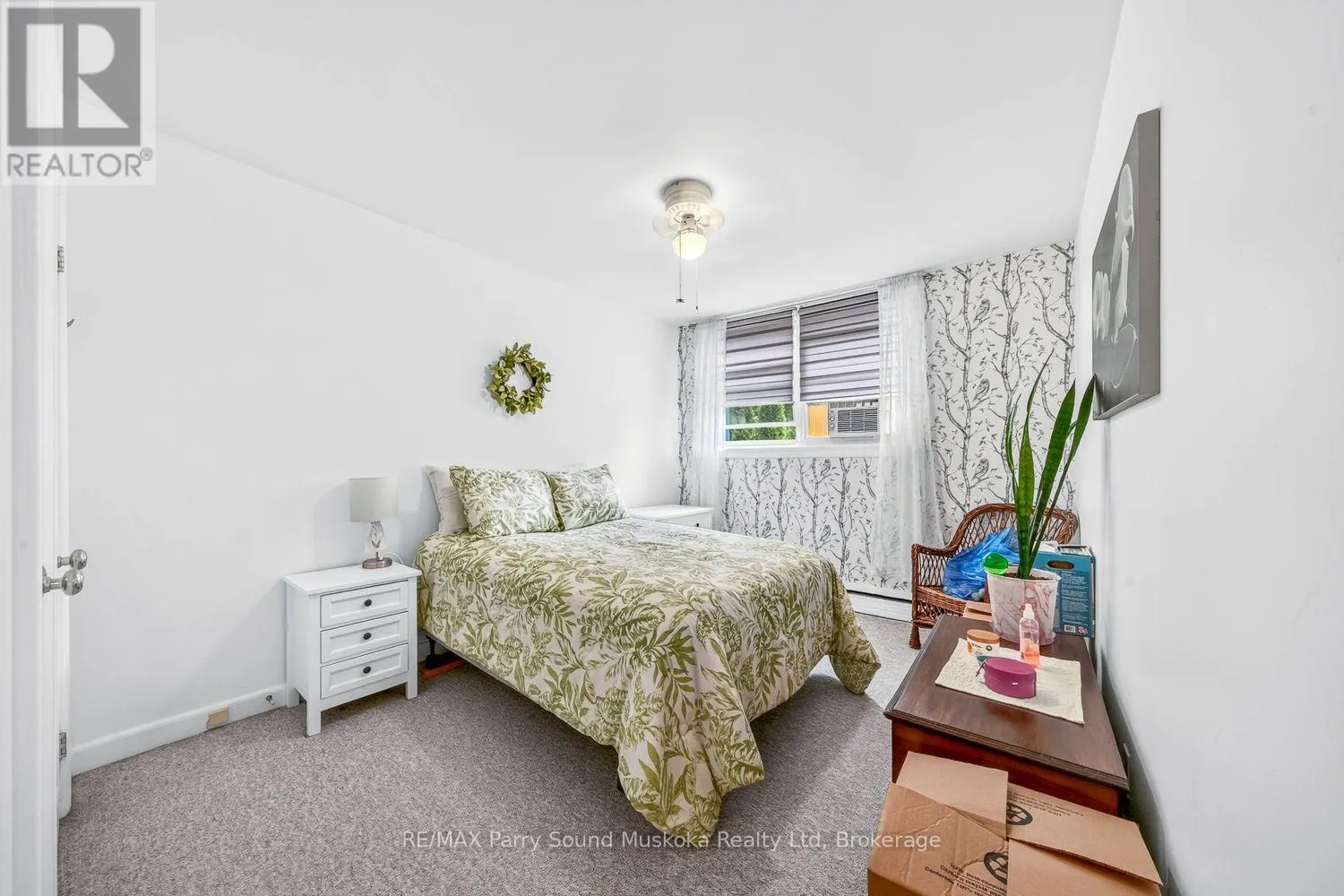 6 - 118 ISABELLA STREET #6