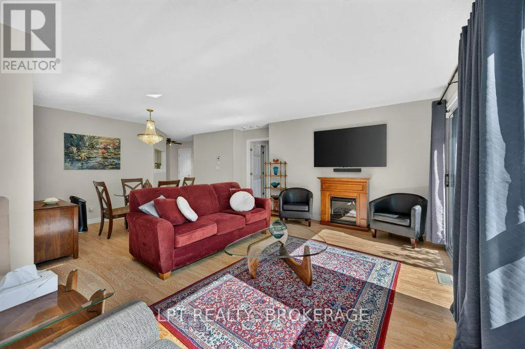 401 WATERLOO DRIVE