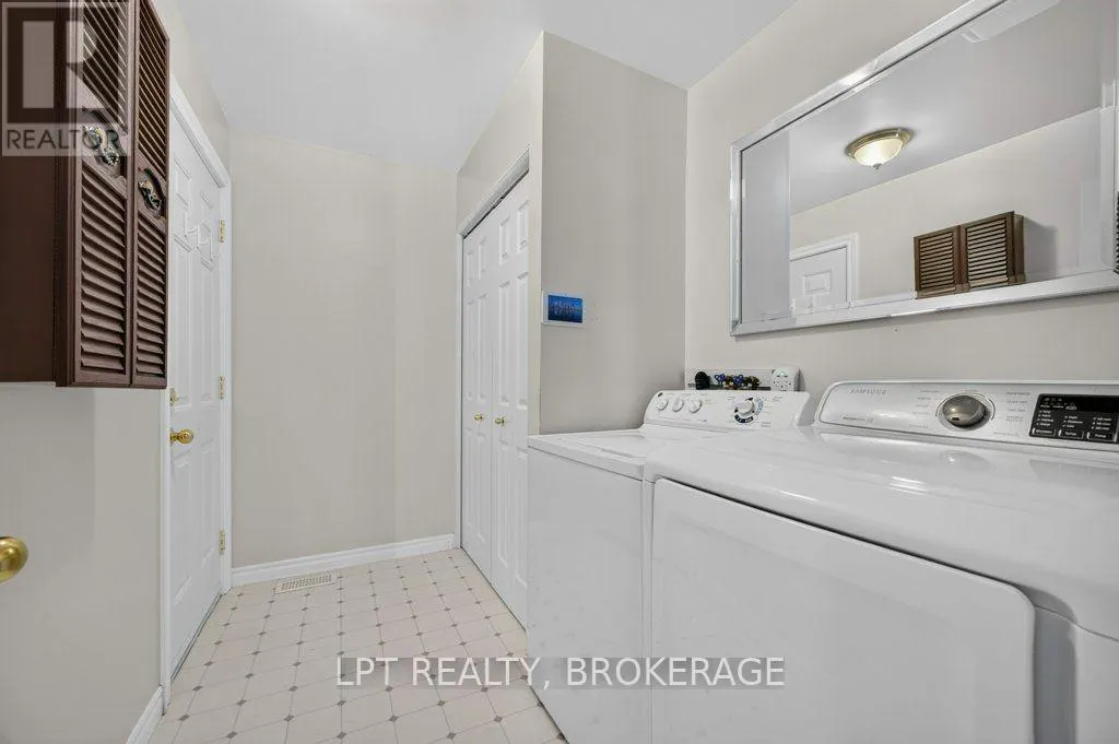 401 WATERLOO DRIVE