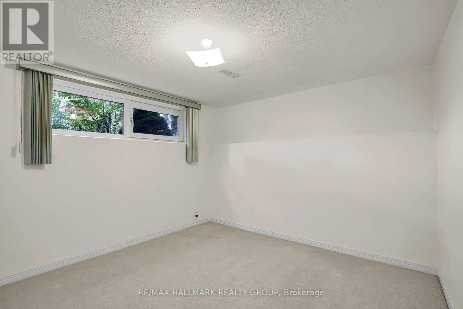 37 LYALL STREET