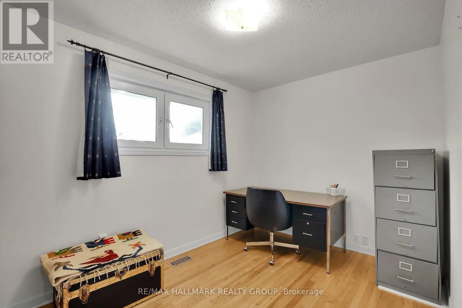 37 LYALL STREET