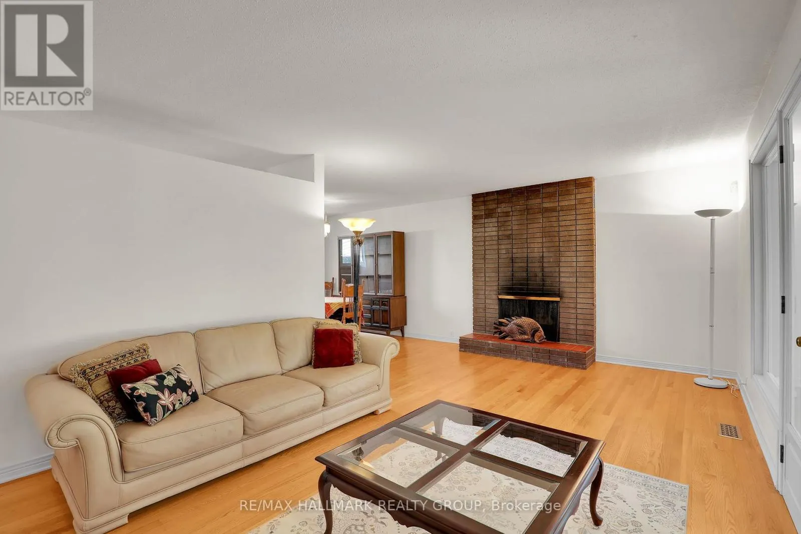 37 LYALL STREET