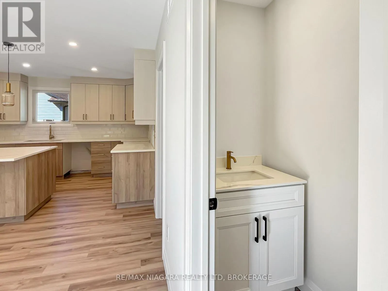 3042 BETHUNE AVENUE