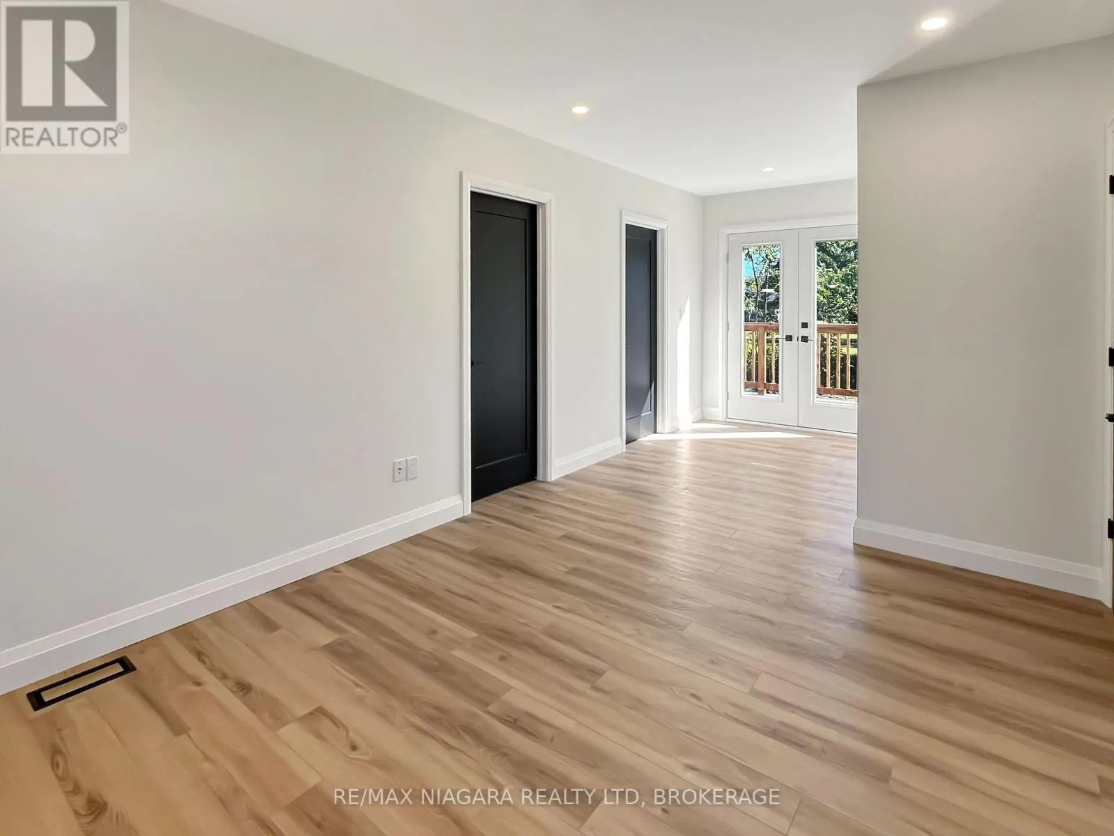 3042 BETHUNE AVENUE