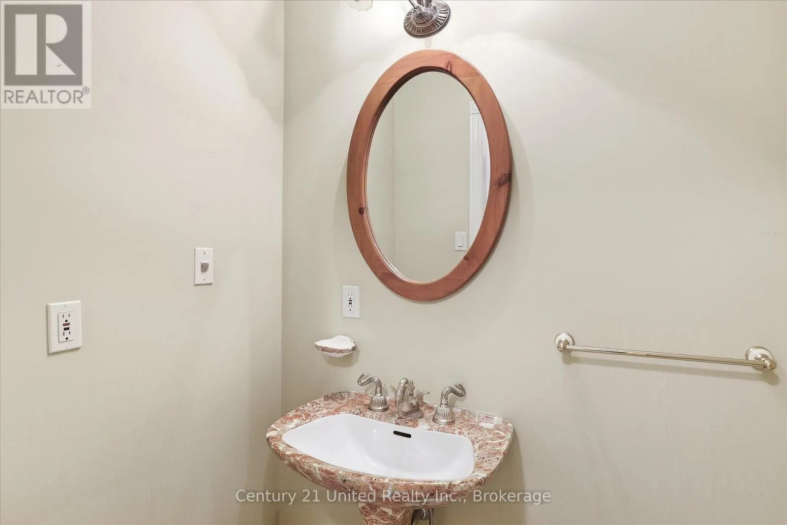 611 - 1742 RAVENWOOD DRIVE #611