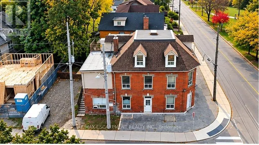 74 LOCKE STREET N