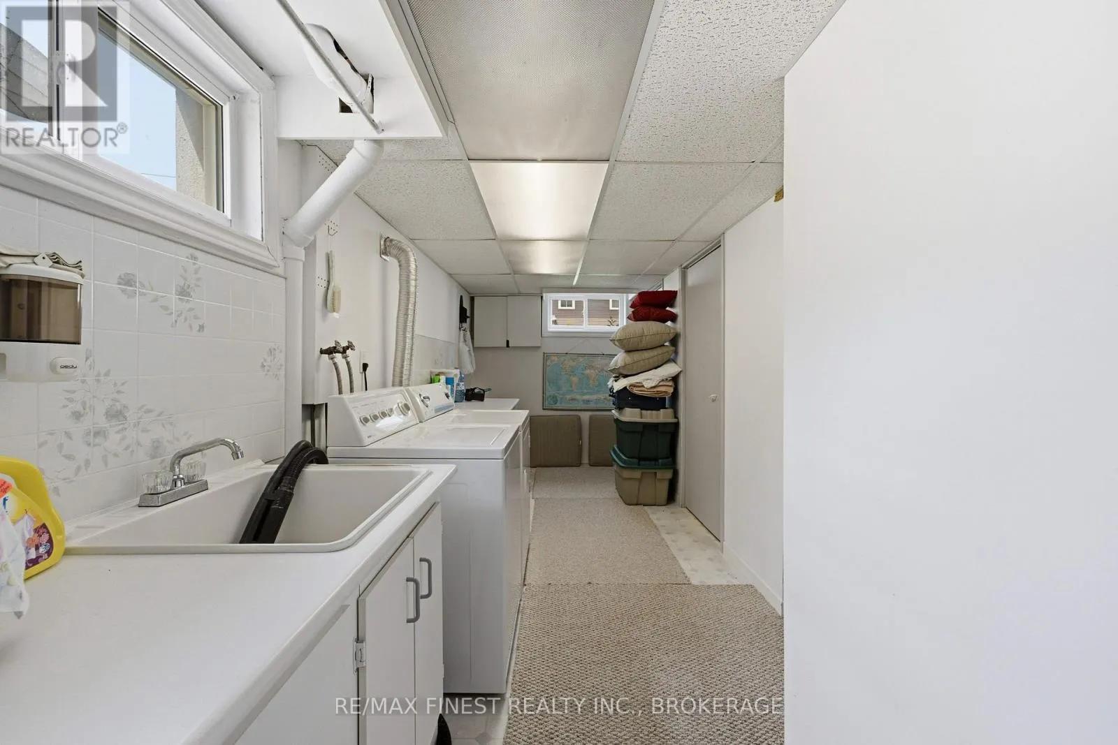 746 LAIDLAW CRESCENT