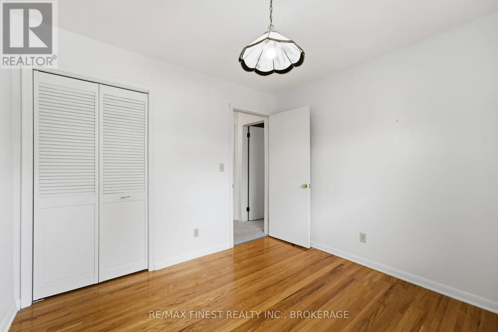 746 LAIDLAW CRESCENT