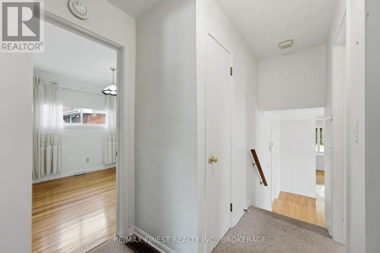 746 LAIDLAW CRESCENT