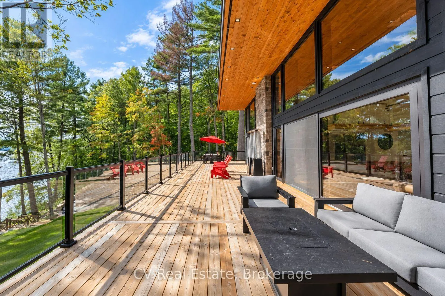 1009 DONALDSON STREET