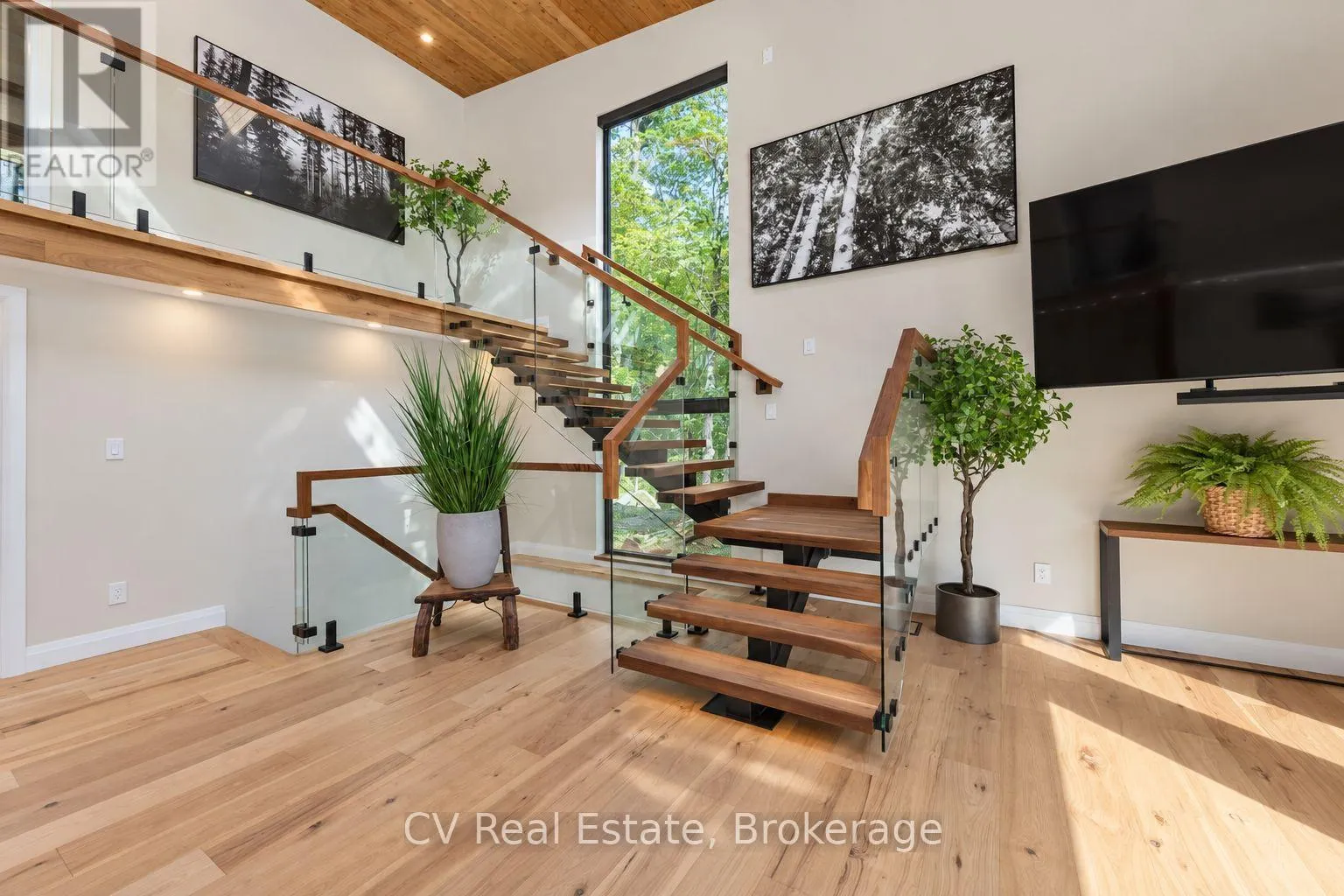 1009 DONALDSON STREET
