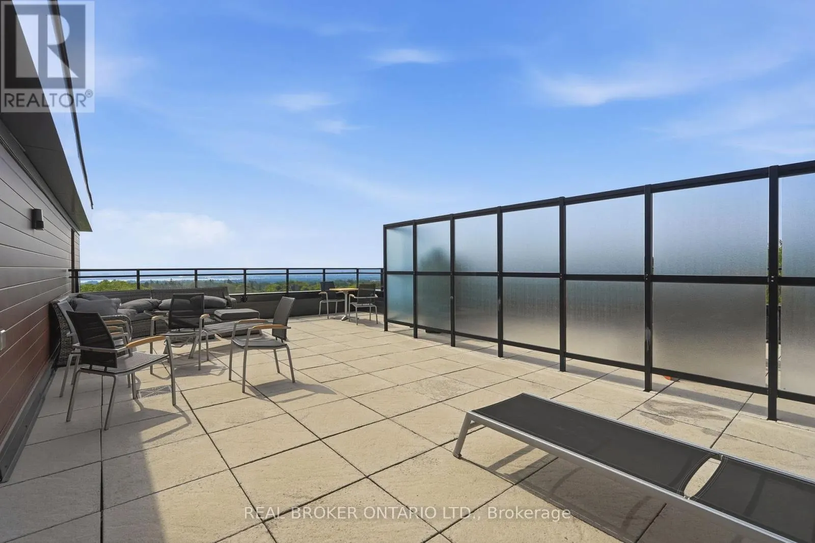 101 - 30 HAMILTON STREET S