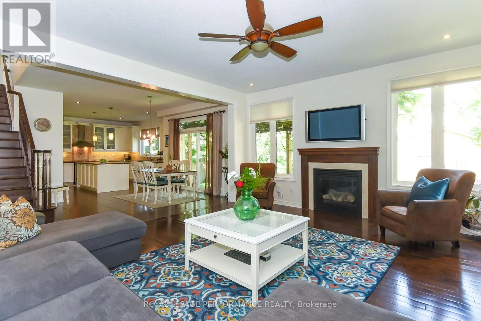 2744 GRAND VISTA CIRCLE