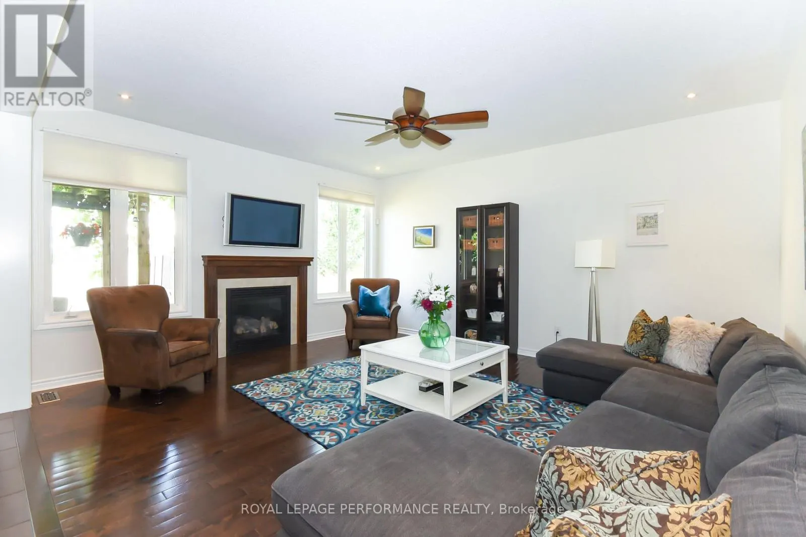 2744 GRAND VISTA CIRCLE