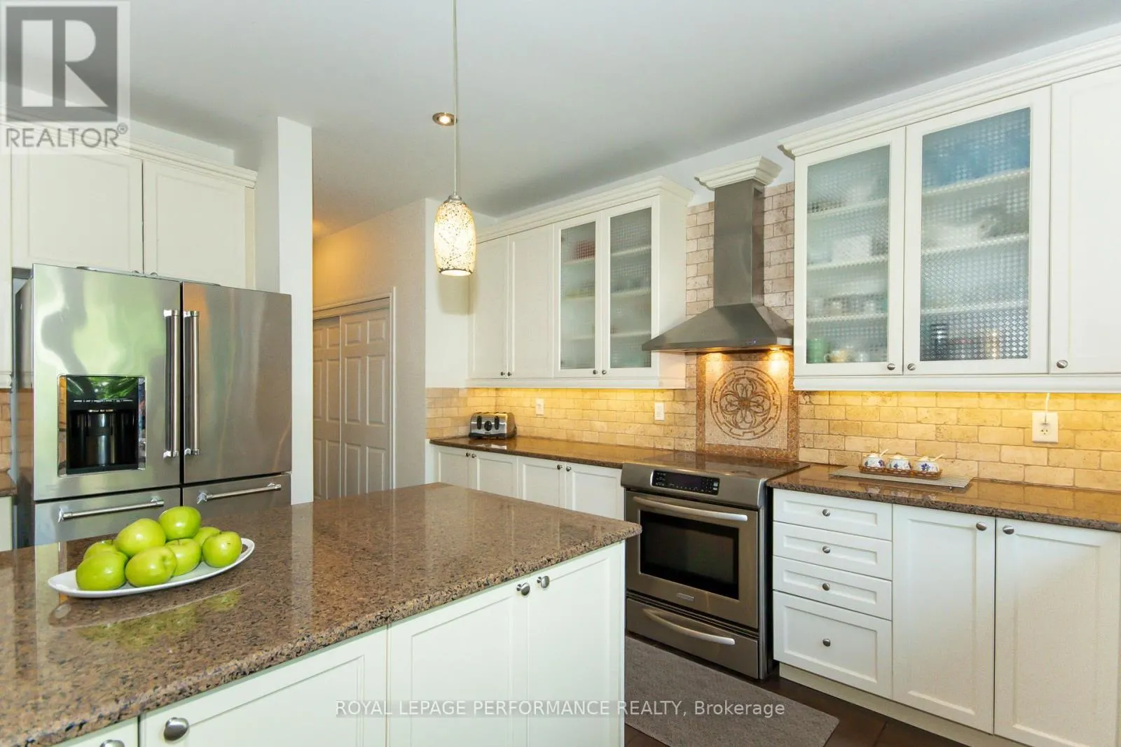2744 GRAND VISTA CIRCLE