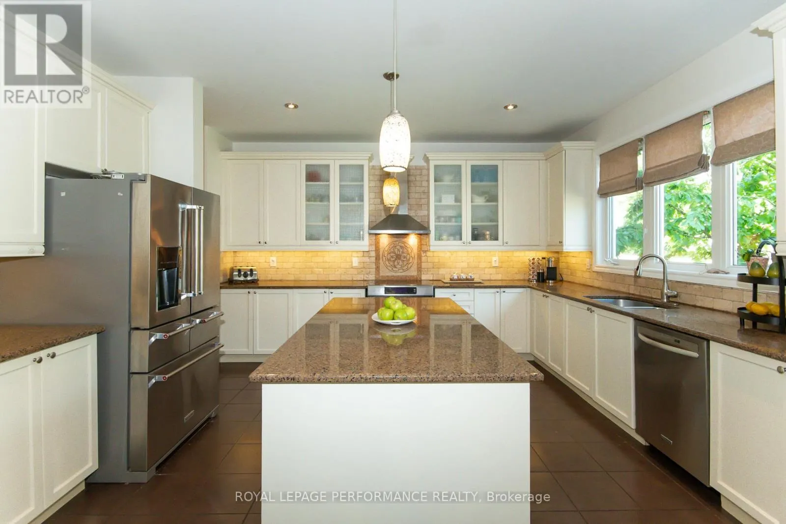 2744 GRAND VISTA CIRCLE