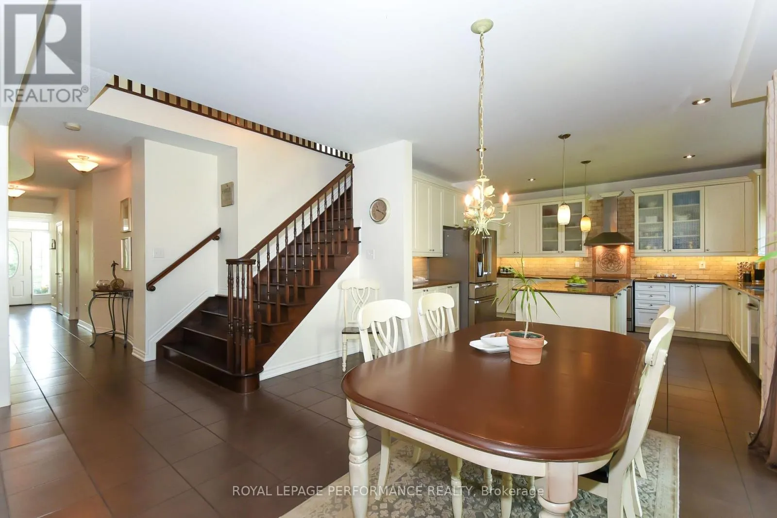 2744 GRAND VISTA CIRCLE