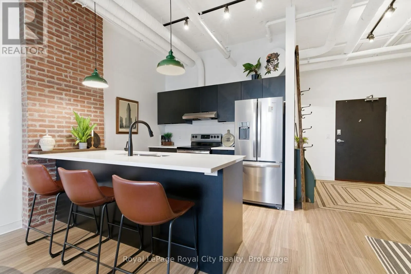 112 - 120 HURON STREET #112