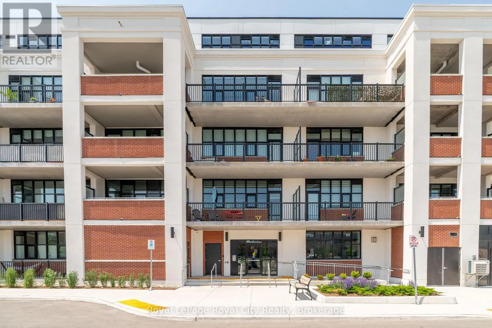 112 - 120 HURON STREET #112