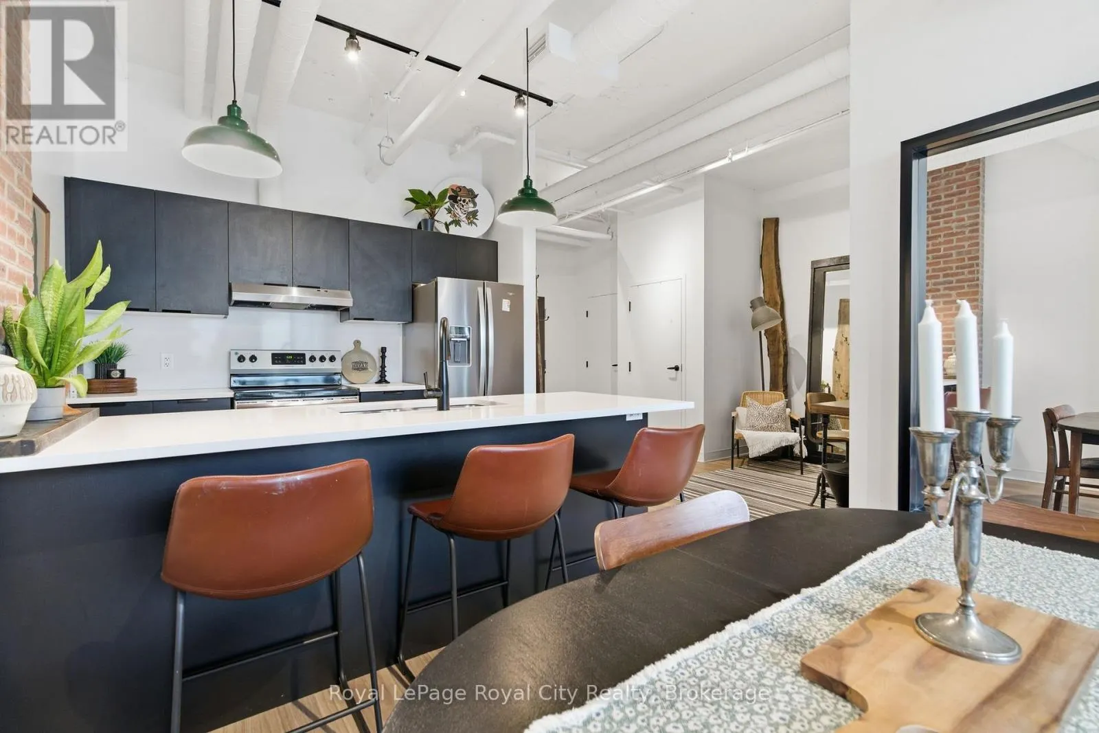112 - 120 HURON STREET #112