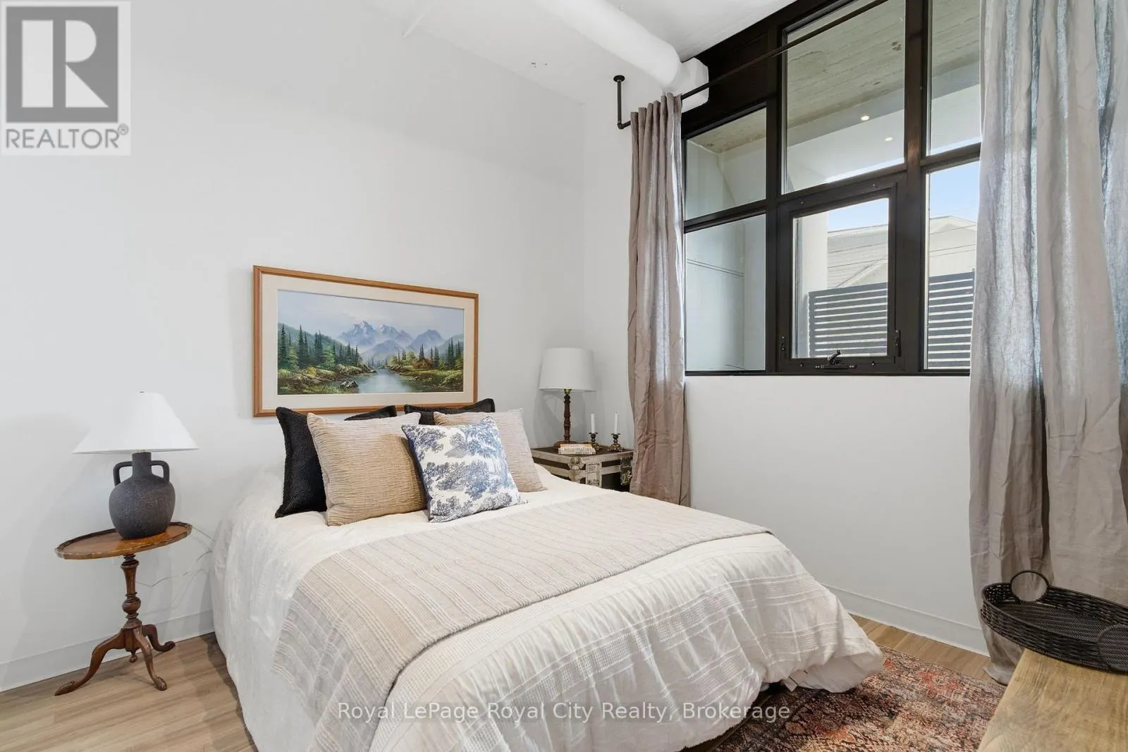 112 - 120 HURON STREET #112